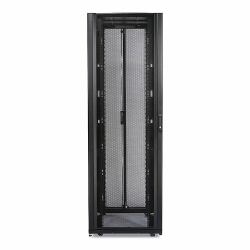 APC NetShelter SX 42U 750 mm de largeur x 1070 mm de profondeur Enveloppe avec côtés Noir - 907 kg. Emballage antichoc 