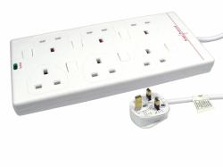 Cables Direct RB-03-6GANGSWD multiprise 3 m 6 sortie[s] CA Intérieure Blanc 
