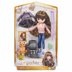 Wizarding World Harry Potter, 8-inch Brilliant Hermione Granger Doll Gift Set with 5 Accessories and 2 Outfits, Kids Toys for Ages 6 and up (Spin Master WW Hermione 20cm with acce)